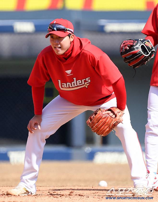 13일 광주 기아챔피언스필드에서 열린 KIA 타이거즈와 SSG 랜더스의 시범경기. SSG 문상준이 수비 훈련을 하고 있다. 광주=박재만 기자 pjm@sportschosun.com/2026.03.13/