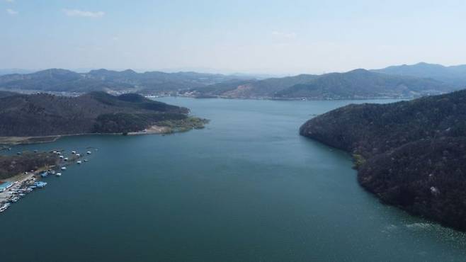 용인특례시가 이동저수지와 송전천 산책로를 연결한 초대형 호수공원을 조성한다. 용인시 제공