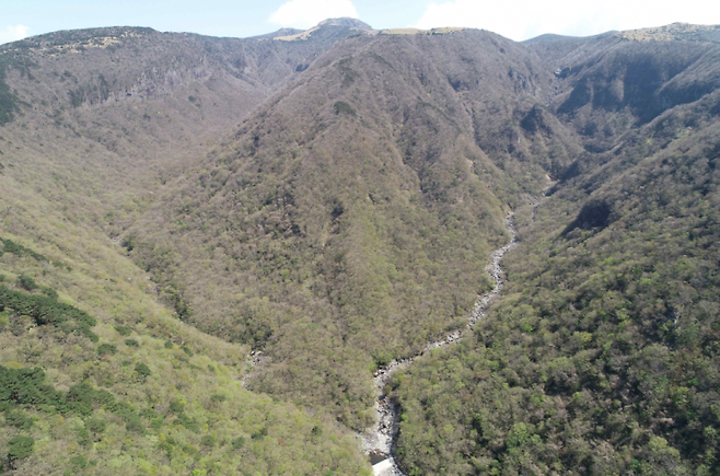 어리목계곡 전경