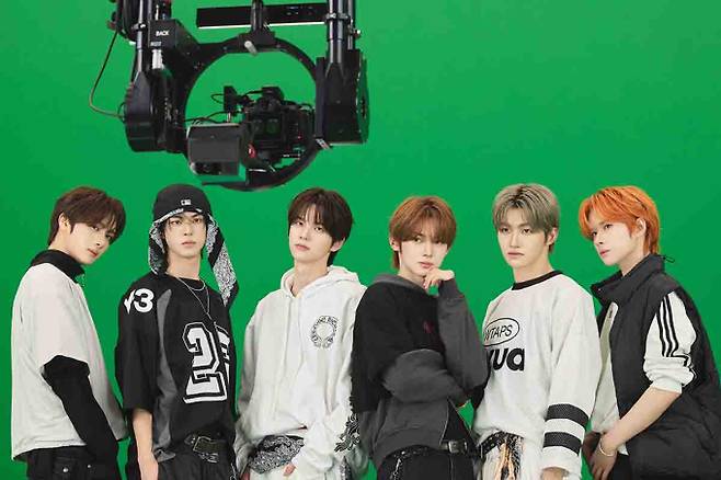 투어스 VR 콘서트 상영 연장 확정 (제공: AMAZE)