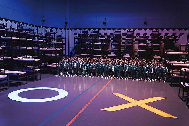 넷플릭스 드라마 ‘오징어게임’ 시즌2의 숙소 세트장(사진 넷플릭스)