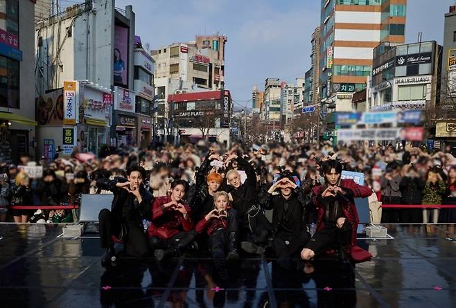 [사진 = 이든엔터테인먼트 제공]