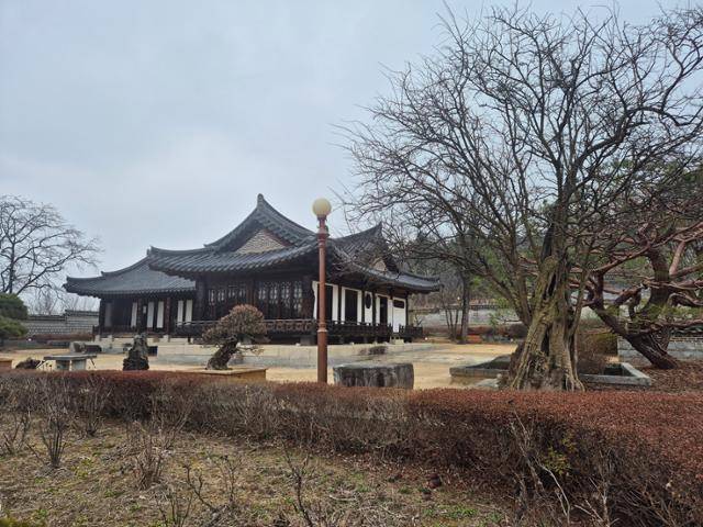 전통 한옥인 운보의 집 안채. 운보가 20여년간 생활하며 마지막 예술혼을 불태운 곳이다.