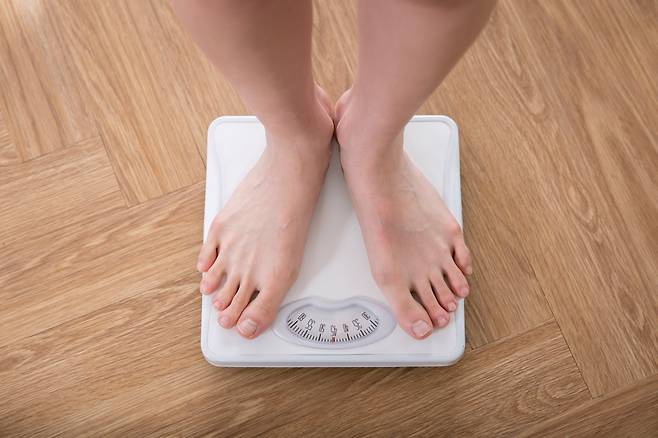 일명 '다이어트약'으로 불리는 경구용 식욕억제제를 복용하는 사람 가운데 상당수가 비만이 아닌데도 체중 감량을 위해 약을 먹는 것으로 나타났다./사진=클립아트코리아