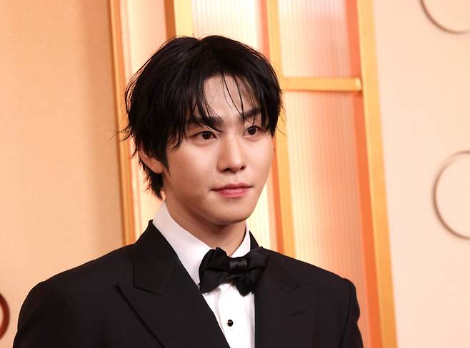 <yonhap photo-1981=""> epa12822777 Ahn Hyo-seop arrives for the 98th annual Academy Awards ceremony at the Dolby Theatre in Los Angeles, California, USA, 15 March 2026. EPA/JILL CONNELLY/2026-03-16 05:49:16/ <저작권자 ⓒ 1980~2026 ㈜연합뉴스. 무단 전재 재배포 금지, AI 학습 및 활용 금지></yonhap>