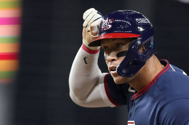 <yonhap photo-6159=""> MIAMI, FLORIDA - MARCH 15: Aaron Judge #99 of Team United States reacts after hitting a single against Team Dominican Republic during the first inning at loanDepot park on March 15, 2026 in Miami, Florida. Al Bello/Getty Images/AFP (Photo by AL BELLO / GETTY IMAGES NORTH AMERICA / Getty Images via AFP)/2026-03-16 10:24:20/ <저작권자 ⓒ 1980~2026 ㈜연합뉴스. 무단 전재 재배포 금지, AI 학습 및 활용 금지></yonhap>