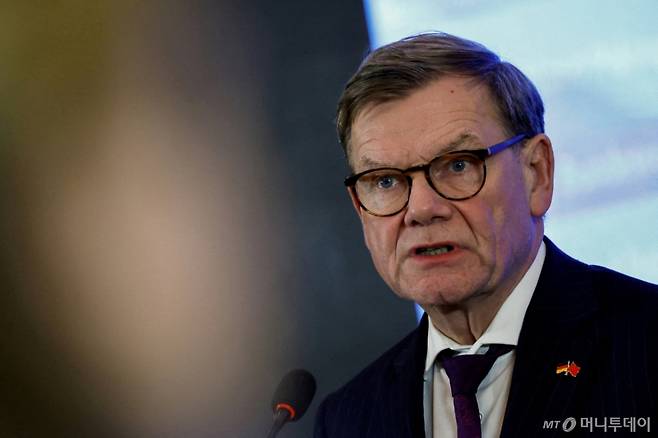 (베이징 로이터=뉴스1) 양은하 기자 = 요한 바데풀 독일 외무장관이 2025년 12월 8일(현지시간) 중국 베이징에서 기자회견에 참석하고 있다. 2025. 12. 08. ⓒ 로이터=뉴스1 Copyright (C) 뉴스1. All rights reserved. 무단 전재 및 재배포, AI학습 이용 금지. /사진=(베이징 로이터=뉴스1) 양은하 기자