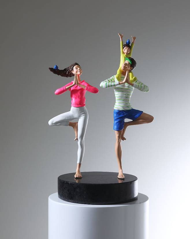 Yoga family, Acrylic on bronze, 20×20×40(h)cm, 2022, (4,000,000) *재판매 및 DB 금지
