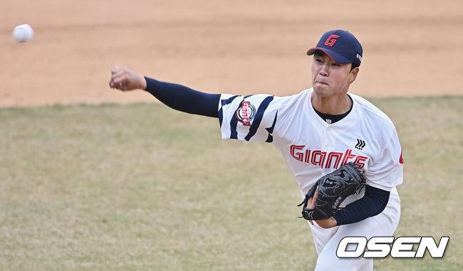 [OSEN=부산, 이석우 기자] 롯데 자이언츠 윤성빈 011 2026.03.15 / foto0307@osen.co.kr