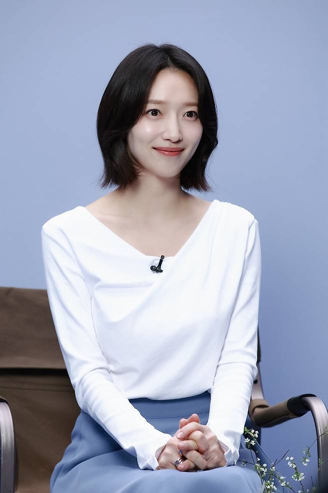 시크릿이엔티가 지난 13일 공개한 배우 표예진이 캠페인 모델로 발탁된 주류 브랜드 '좋은데이'의 비하인드 컷 광고 촬영 현장. 시크릿이엔티