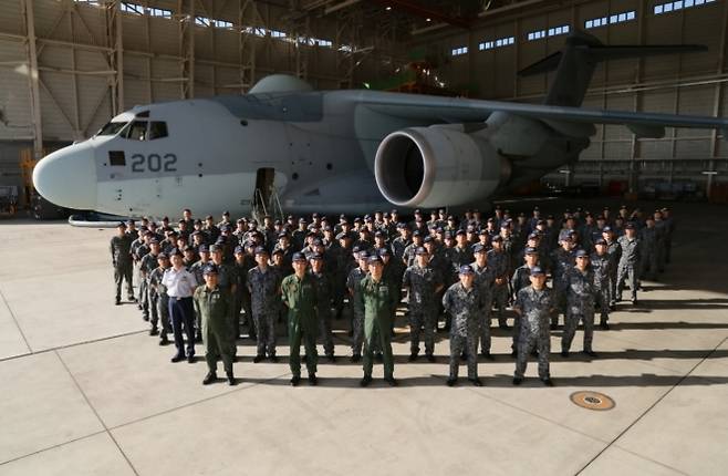 기반의 전자정보 수집기 RC-2. 일본 방위성 제공