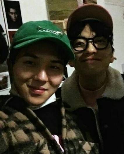 왼쪽부터 송민호, 이동휘 /사진=온라인 커뮤니티