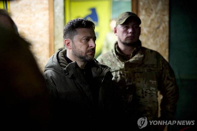 최전방 부대 방문한 볼로디미르 젤렌스키 우크라이나 대통령 [로이터 연합뉴스 자료사진. 재배포 및 DB 금지]