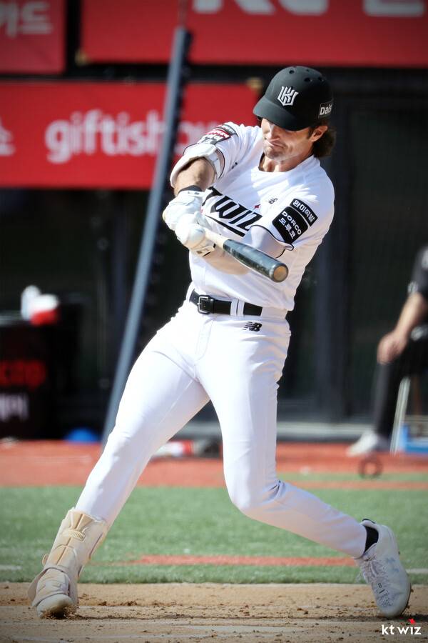 샘 힐리어드(사진=KT)