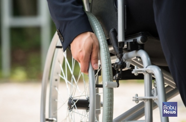 강득구 더불어민주당(안양만안) 의원은&nbsp;지난 13일 약자의눈, 한국장애인직업재활시설협회와 국회의원회관 제3세미나실에서 '2026 중증장애인 소득보장을 위한 최저임금 제도개선 토론회'를 개최했다. ⓒ베이비뉴스