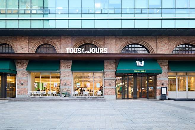 CJ푸드빌의 뚜레쥬르가 서울 중구에 위치한 '뚜레쥬르 본점'을 시그니처 스토어로 재정비했다. (사진=CJ푸드빌).