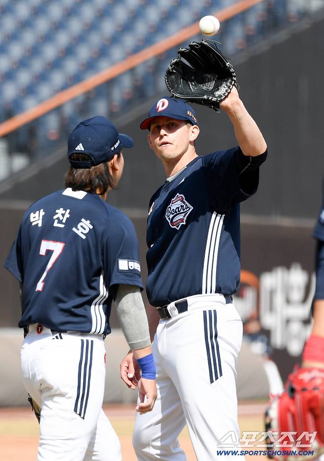 17일 대전 한화생명볼파크 열린 한화 이글스와 두산 베어스의 경기.  두산 플렉센이 숨을 고르고 있다. 대전=박재만 기자 pjm@sportschosun.com/2026.03.17/