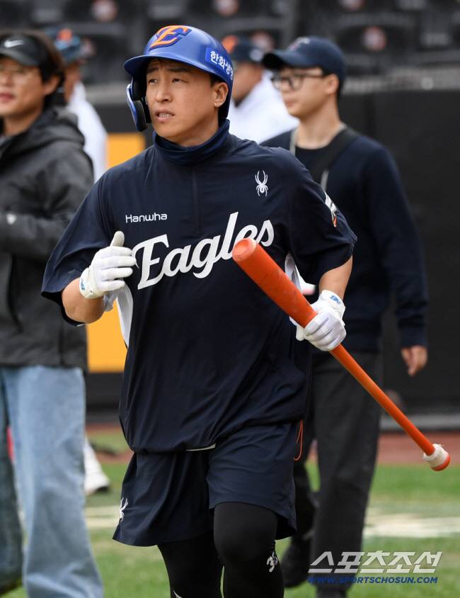 30일 대전 한화생명볼파크에서 열린 한국시리즈 4차전 한화 이글스와 LG 트윈스의 경기. 한화 손아섭이 타격 훈련을 하고 있다. 대전=박재만 기자 pjm@sportschosun.com/2025.10.30/
