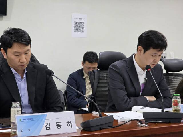 김동하 HD현대케미칼 팀장(왼쪽), 장용희 LG화학 저탄소추진팀장