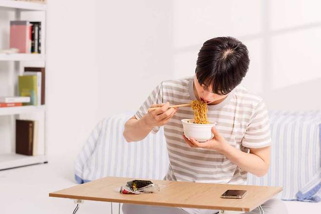 초가공식품을 즐겨 먹는 습관이 노년층보다 오히려 65세 미만 성인의 뼈 건강에 더 불리할 수 있다는 연구 결과가 나왔다./사진=클립아트코리아