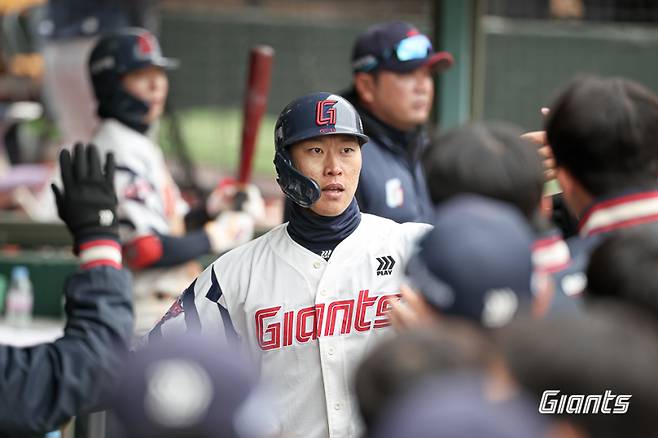 17일 키움 히어로즈전에서 2타점 적시타를 친 박승욱.&nbsp;