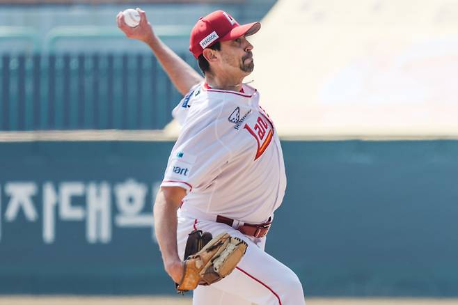 17일 인천SSG랜더스필드에서 열린 삼성과의 시범경기에 선발 등판한 베니지아노. SSG 제공