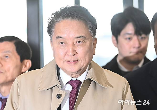 국민의힘의 컷오프(공천 배제) 통보를 받은 김영환 충북도지사가 17일 오전 서울 여의도 국민의힘 당사에서 입장을 밝히고 있다. [사진=곽영래 기자]