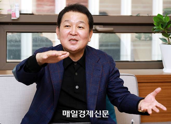 박건영 브레인자산운용 사장이 지난 12일 서울 여의도 사무실에서 인터뷰를 하고 있다. 김재훈 기자