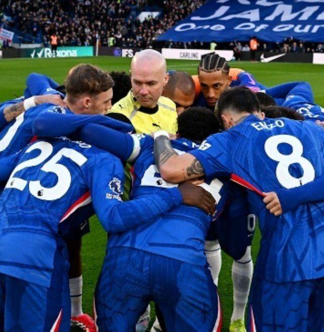 티어니 주심과 첼시 선수단/스카이스포츠