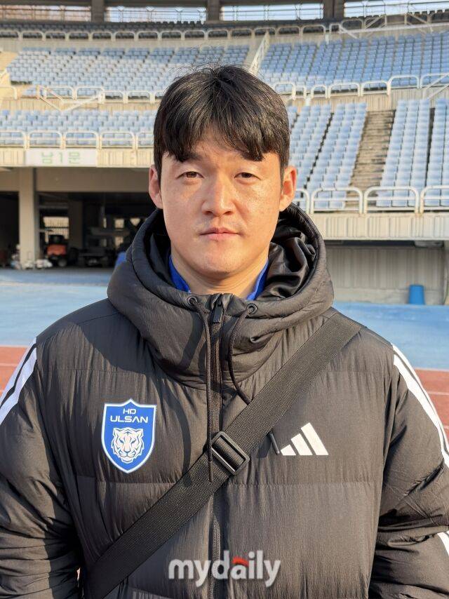 지난 15일 부천종합운동장에서 펼쳐진 울산 HD와 부천FC의 경기 후 인터뷰를 진행한 이규성/부천 = 최병진 기자