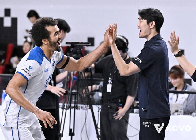 아히와 고 대행./KOVO