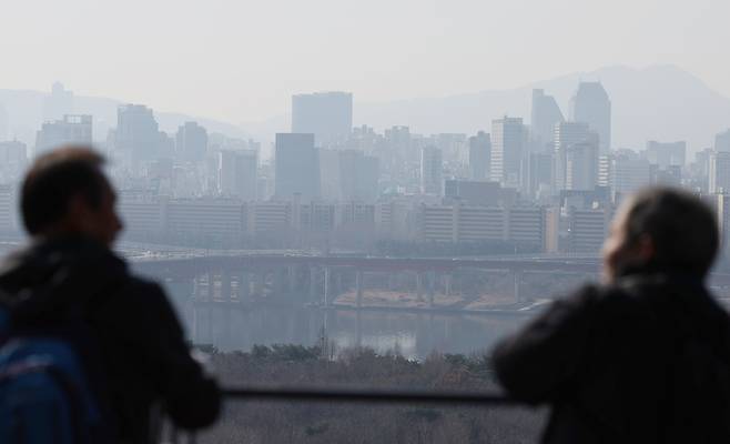 서울 한강변 아파트 모습. [연합]