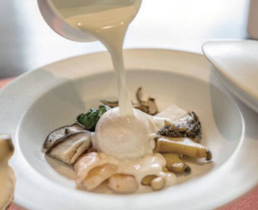 절찬 코스에 나오는 수란채