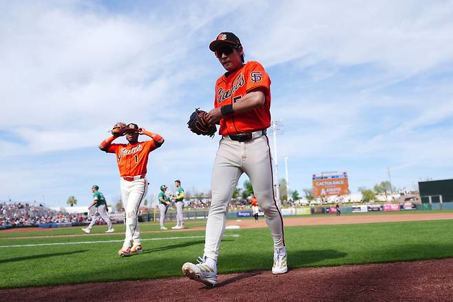 메이저리그(MLB) 샌프란시스코에 복귀한 이정후가 17일(한국시간) 미국 애리조나주 피오리아의 피오리아스타디움서 열린 샌디에이고전에 2번타자 우익수로 선발출전해 2타수 1안타 1볼넷을 기록했다. AP뉴시스