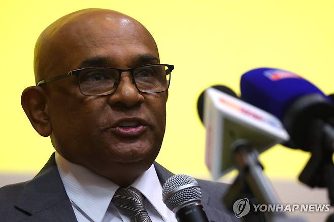 기자회견에서 발언하는 윈저 존 아시아축구연맹(AFC) 사무총장 [EPA=연합뉴스]