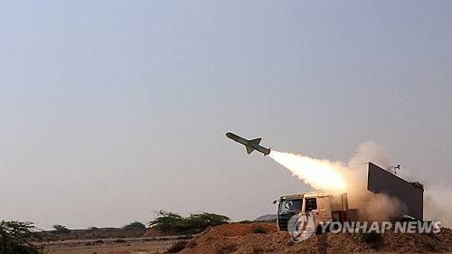 이란 혁명수비대 미사일 훈련 혁명수비대가 서아시아뉴스통신을 통해 제공한 사진. [로이터 연합뉴스 자료사진. 재배포, DB 금지]
