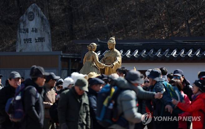 '왕사남' 인기 뜨겁네…관광객 몰린 영월 청령포 [촬영 양지웅]