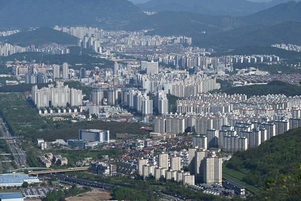 창원시 전경. 아파트가 빼곡하다. /경남도민일보DB