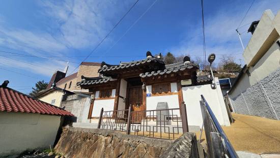 진주시 옥봉길에 있는 진주상무사.