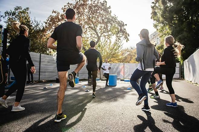 기온이 오를수록 사람들이 덜 움직여 매년 최대 70만 명이 조기 사망할 수 있다는 연구결과가 나왔다. (사진 Unsplash)