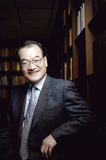 프로당구 PBA 신임총재를 맡은 윤영달 크라운해태제과 회장. 사진=PBA