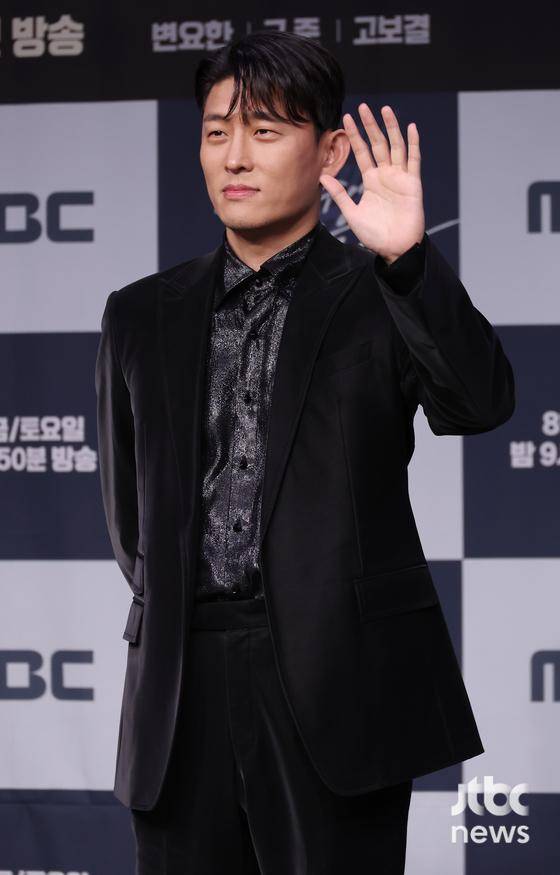 14일 오후 서울 마포구 상암동 MBC에서 금토 드라마 '백설공주에게 죽음을' 제작발표회가 열렸다. 변영주 감독과 배우 변요한, 고준, 고보결, 김보라, 배종옥, 조재윤이 참석했다. 박세완 엔터뉴스팀 기자 park.sewan@jtbc.co.kr (콘텐트비즈니스본부)