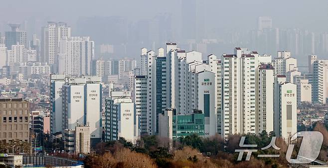 성동구 아파트 단지의 모습. 2026.3.17 ⓒ 뉴스1 이호윤 기자