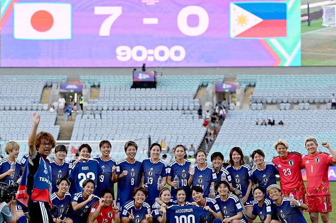 Japan players pose after their 7-0 victory in the AFC Women's Asian Cup Australia 2026 football quarter-final match between Japan and Philippines at Accor Stadium in Sydney on March 15, 2026. (Photo by SAEED KHAN / AFP) / --IMAGE RESTRICTED TO EDITORIAL USE - STRICTLY NO COMMERCIAL USE--







<저작권자(c) 연합뉴스, 무단 전재-재배포, AI 학습 및 활용 금지>