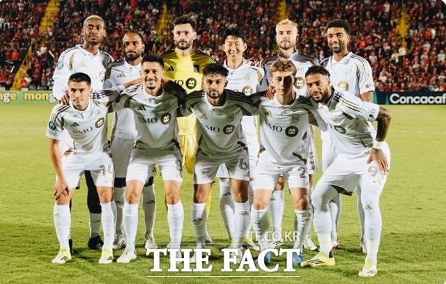 18일 알라후엘렌세와 2026 북중미 챔피언스컵 16강 2차전엣 선발 출전한 손흥민(뒷줄 오른쪽 세 번째)./LAFC