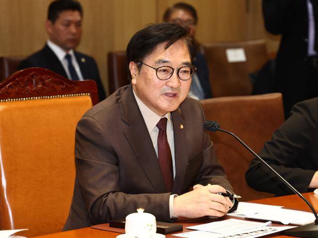 우원식 국회의장이 12일 국회 접견실에서 존 드라마니 마하마 가나 대통령과 만나 발언하고 있다. 뉴시스