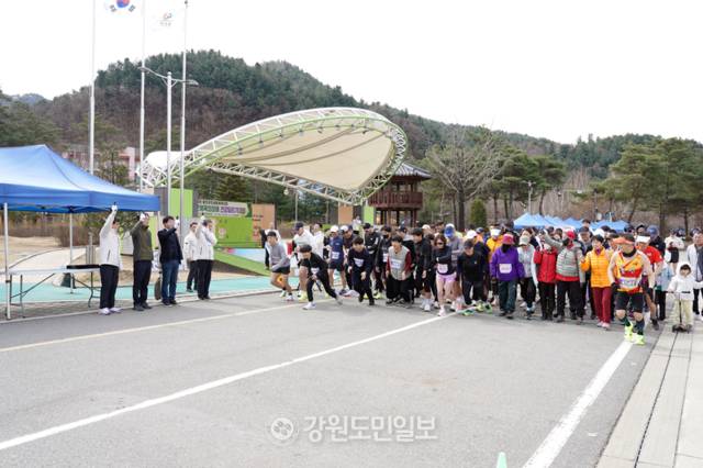 ▲ 사진은 지난해 홍천군민생활체육대회 달리기 대회모습