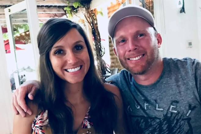 쿠리 리친스(왼쪽)가 남편 에릭 리친스를 살해한 혐의 등으로 기소돼 사건 4년 만에 유죄 평결을 받았다. /사진=페이스북 갈무리