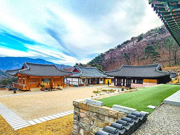 광산사의 아침. 고요하고 단아하다.