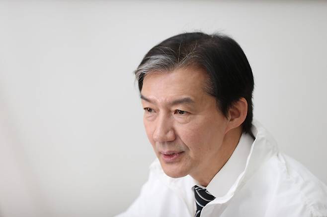 조국 조국혁신당 대표가 17일 국회 당 대표실에서 시사저널과 인터뷰를 하고 있다. ⓒ시사저널 박은숙